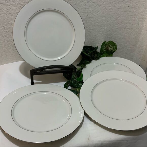 Royal Majestic fine platina 8446 10 1/2" Dinner Plate White set of 4 B7 - Picture 1 of 7